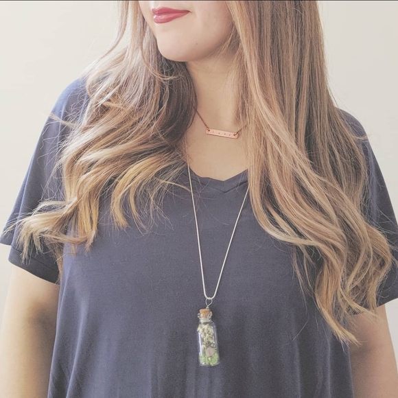 Dried flower & crystal bottle necklaces - Picture 1 of 10